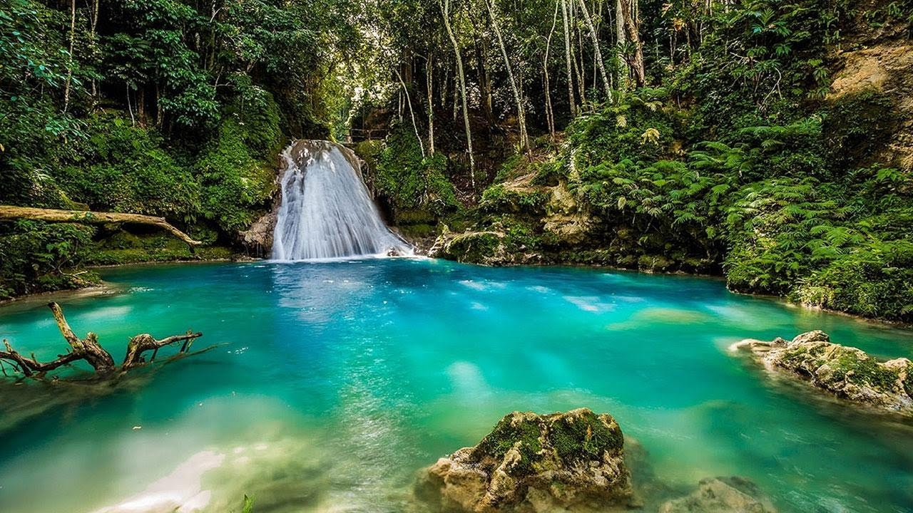 Blue Hole Turquoise Pool